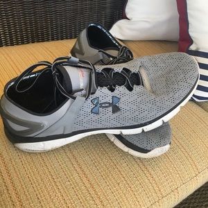 Men’s UA sneaker